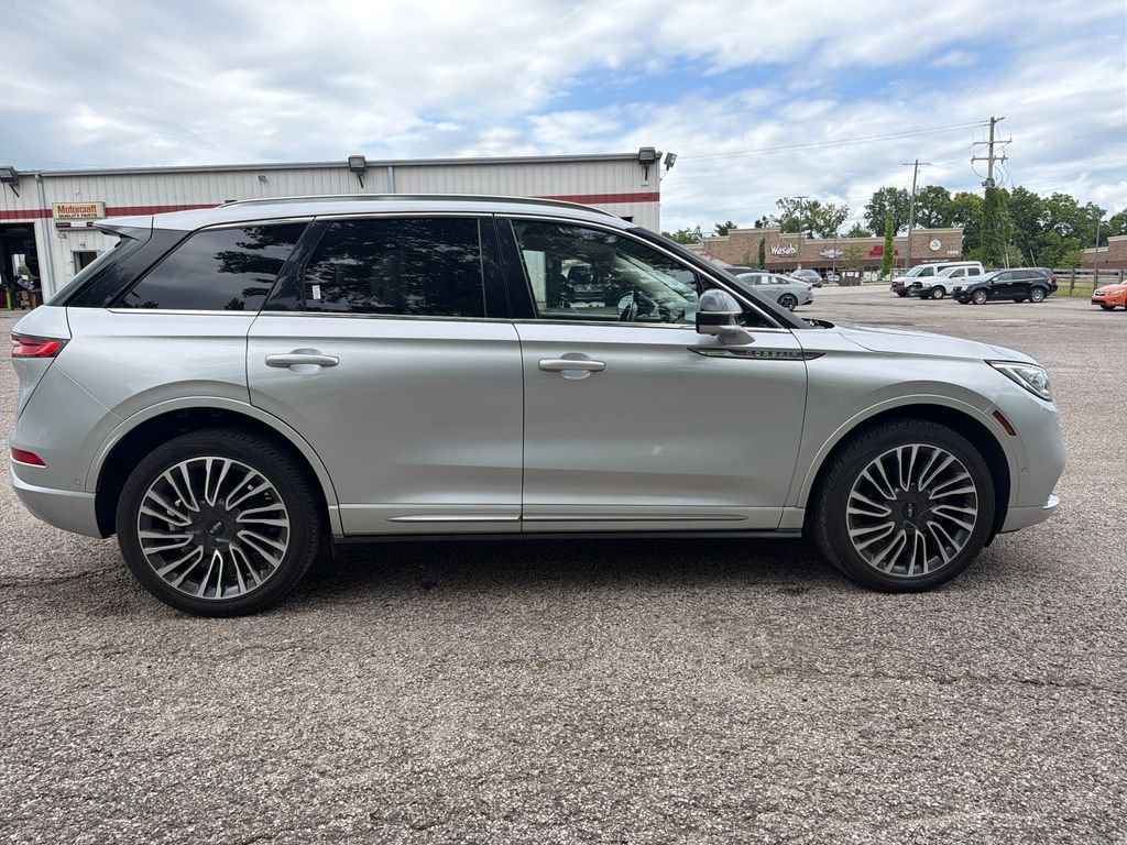 Used 2020 Silver Lincoln Reserve image 6