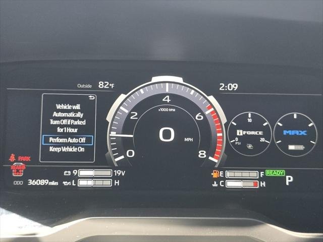 Certified Used 2024 WIND CHILL PEARL Toyota  image 31
