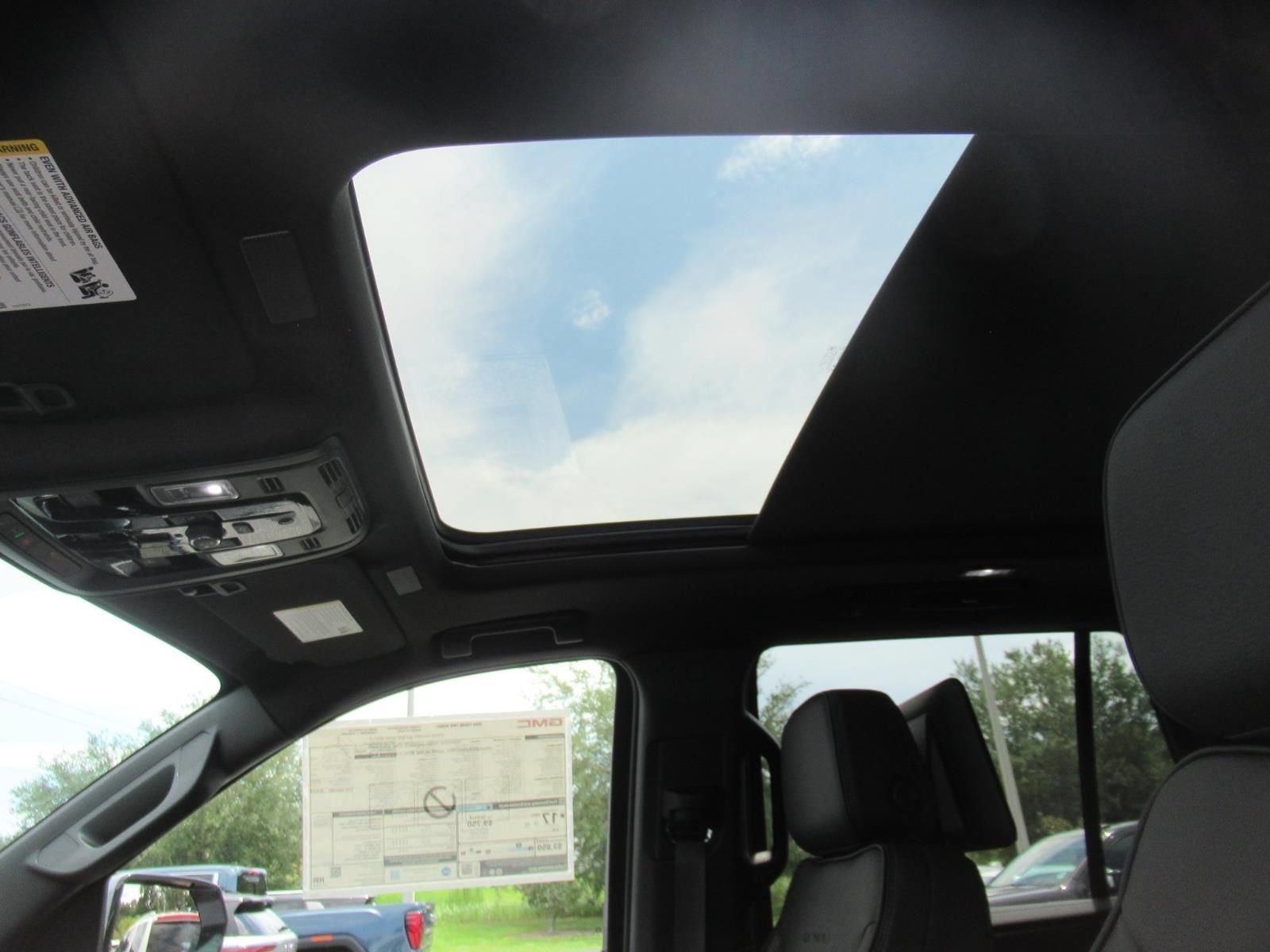 2026 GMC Yukon Denali - Photo 20