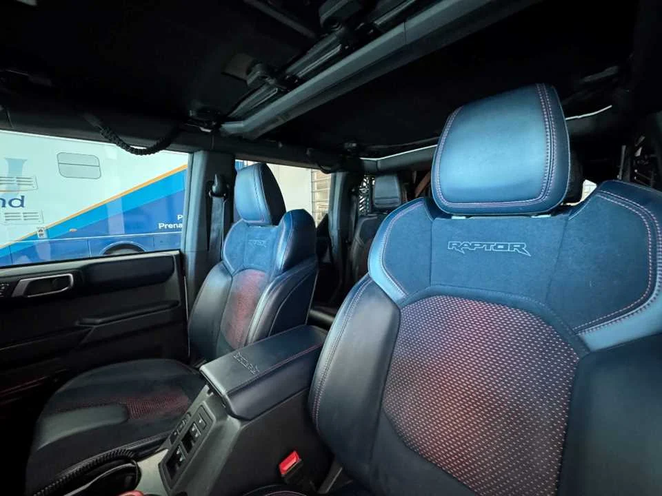 Used 2024  FORD  image 7