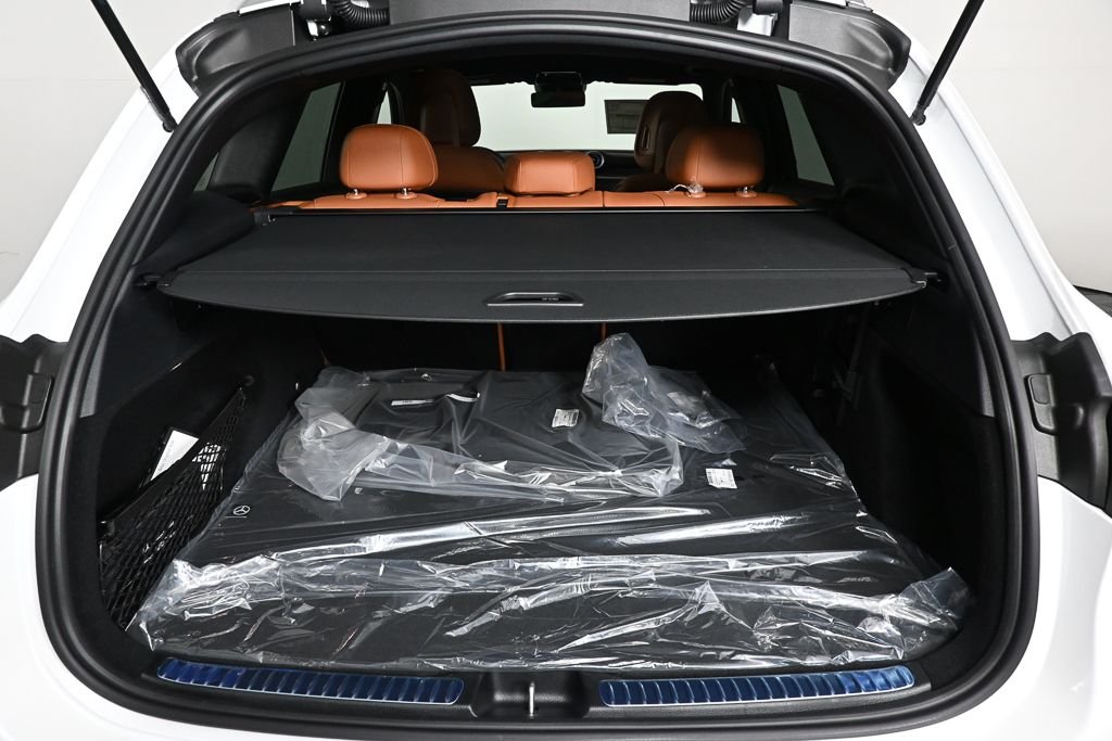 New 2026 MANUFAKTUR Moonlight White Metallic Mercedes-Benz GLC 300 image 29