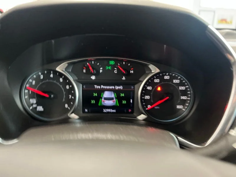 Used 2024 Red Chevrolet Premier image 25