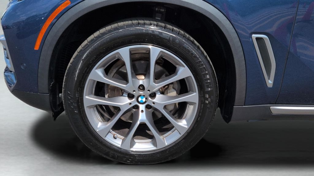 Used 2022 Blue BMW xDrive40i image 27
