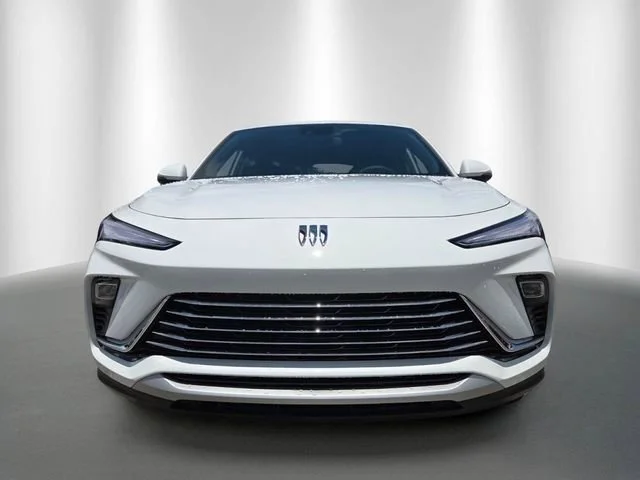 New 2026 Summit White Buick Preferred image 2