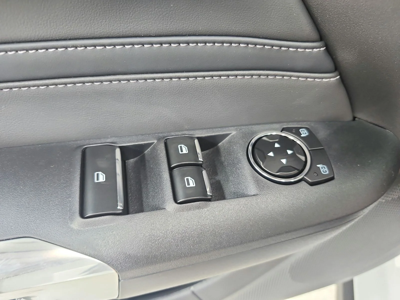 New 2026 Oxford White Ford EcoBoost® Premium Convertible image 36