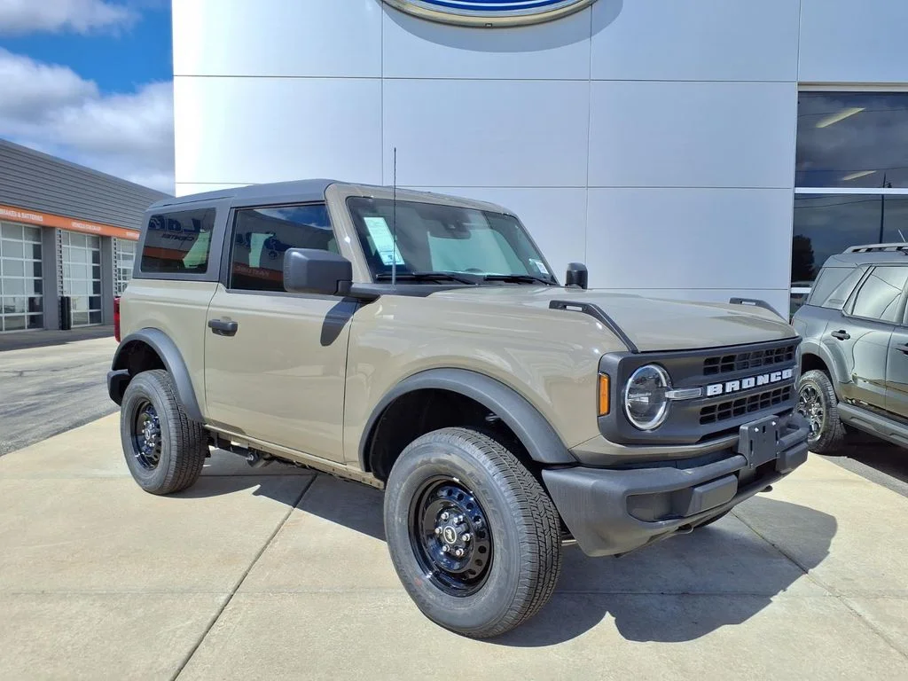 2025 Ford Bronco Base 4x4's photo