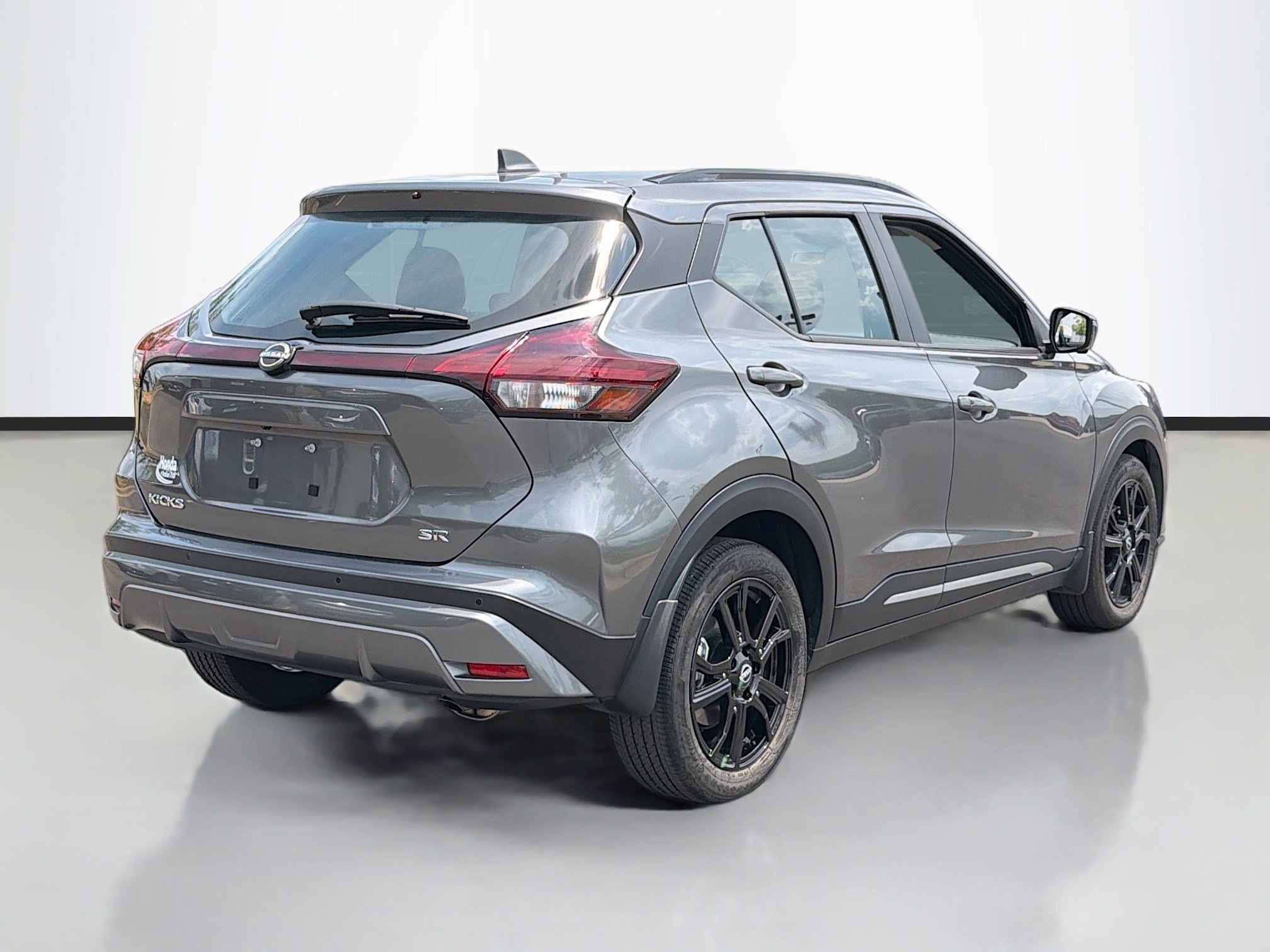 Used 2023 Gun Metallic Nissan SR image 5