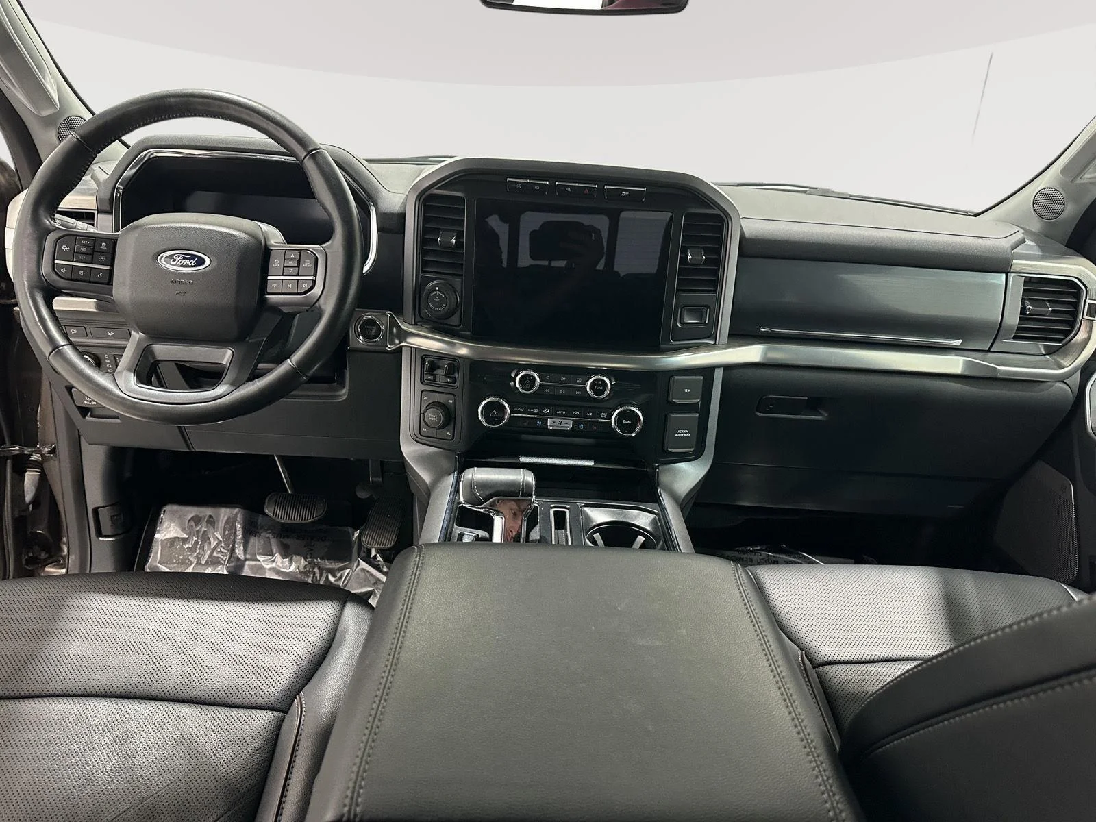Used 2023 Bronze Ford XL image 18