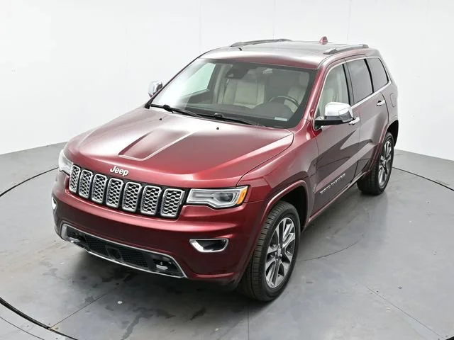 Used 2018 Velvet Red Pearlc Jeep Overland image 35