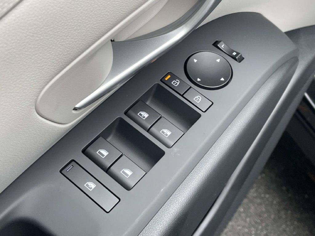 New 2026 Black Hyundai SEL Plus AWD image 15