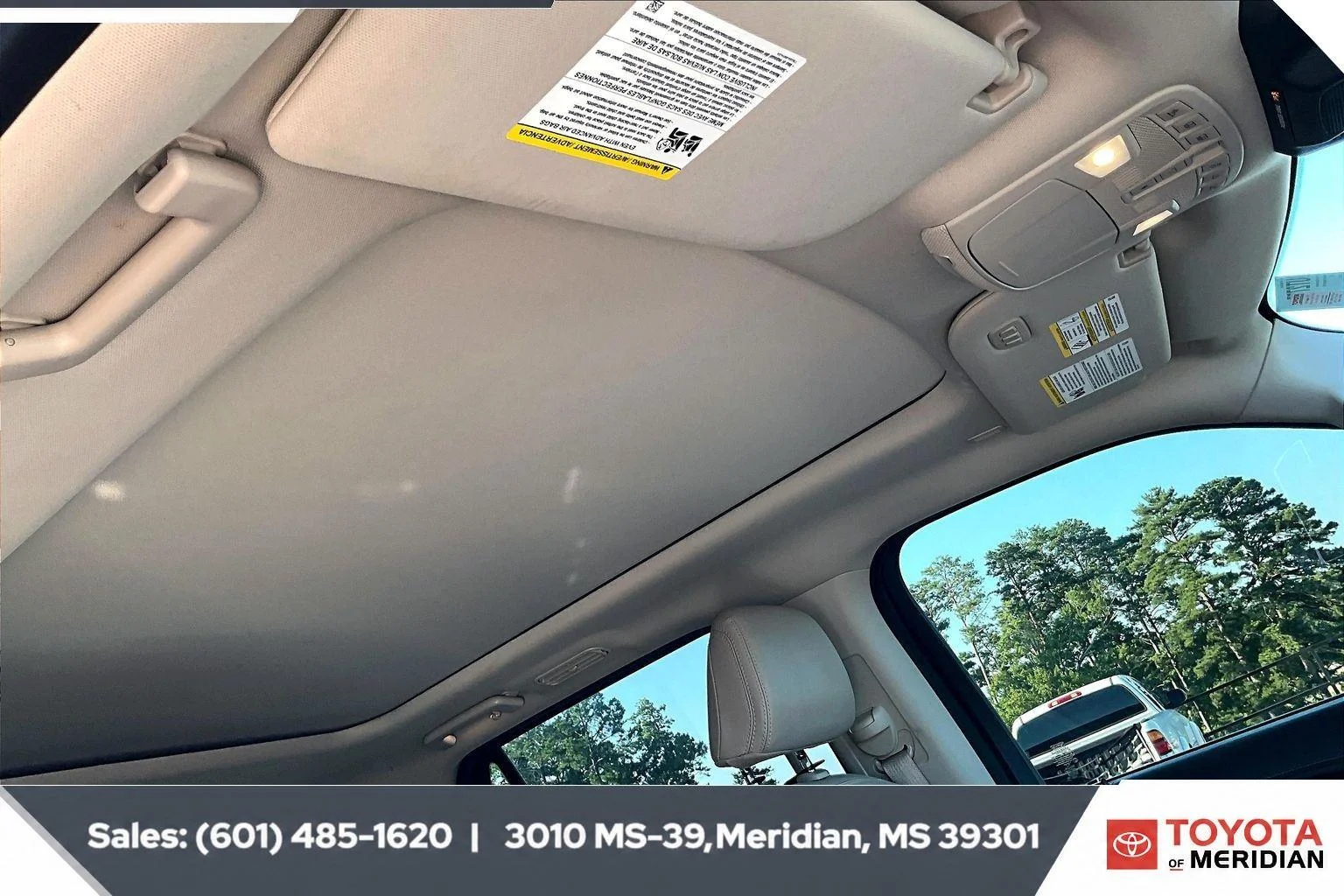 Used 2022 Star White Metallic Tri-Coat Ford Limited image 16