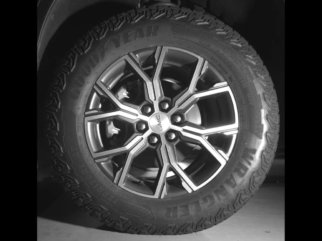 Used 2024 White GMC AT4 image 12