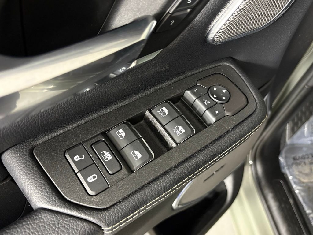 New 2026 Canyon Lake Exterior Paint RAM Laramie image 14