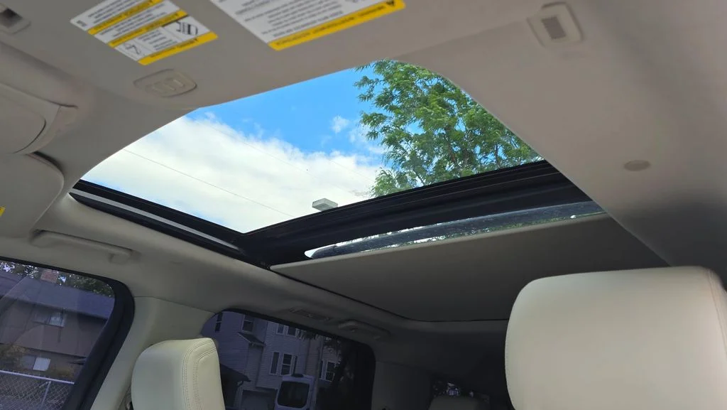 Used 2019 Black Metallic Ford Platinum image 23