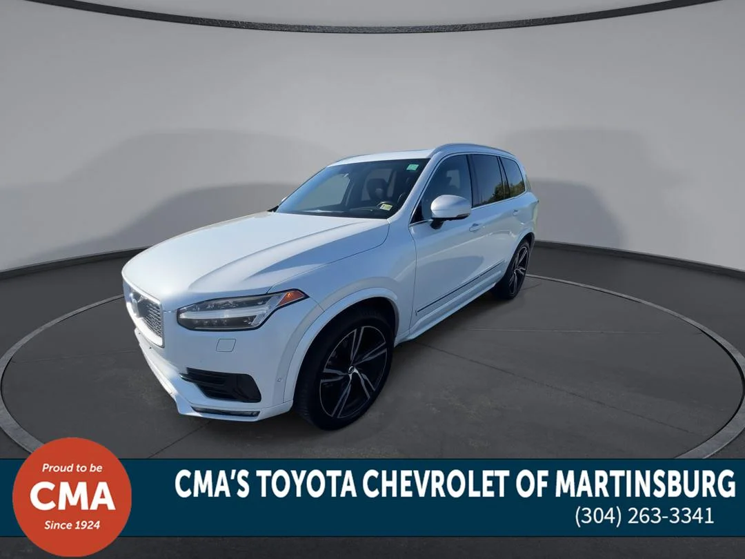 Used 2017 Crystal White Pearl Metallic Volvo R-Design image 4