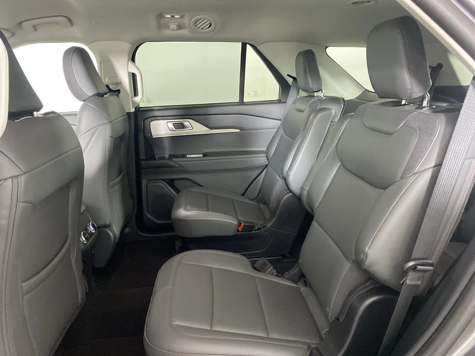 New 2026 Carbonized Gray Metallic Ford Active image 23