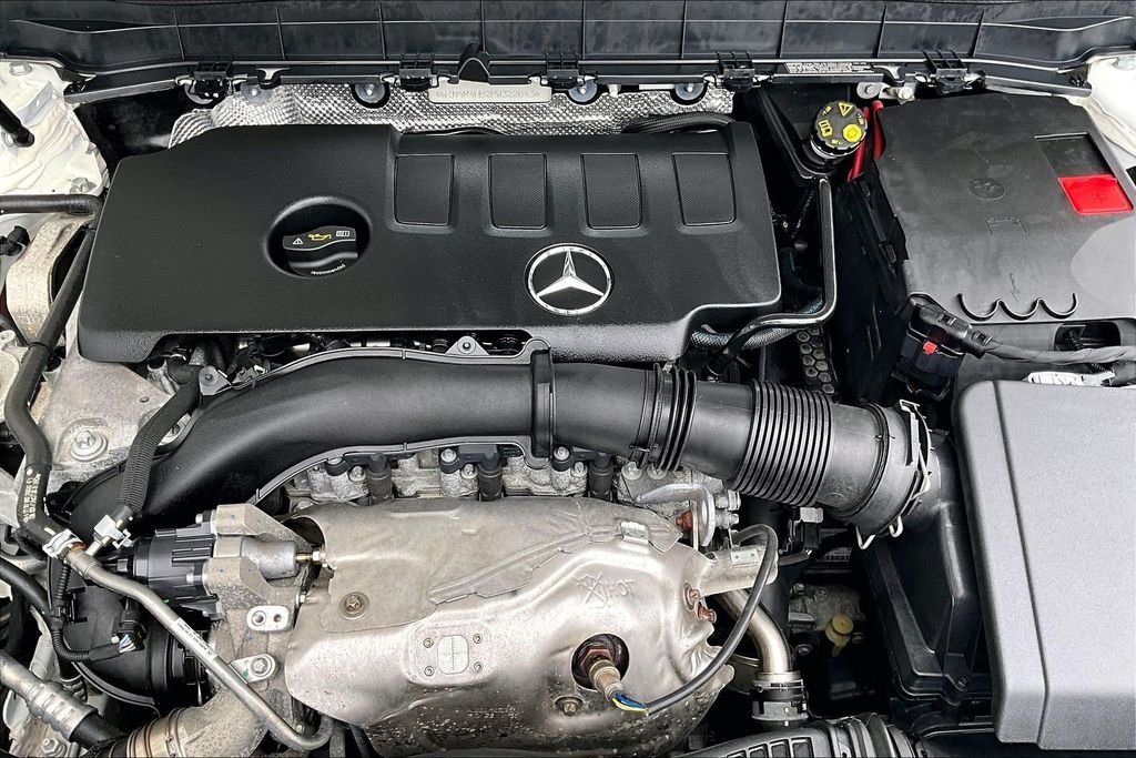 Certified Used 2023 White Mercedes-Benz GLB 250 image 34