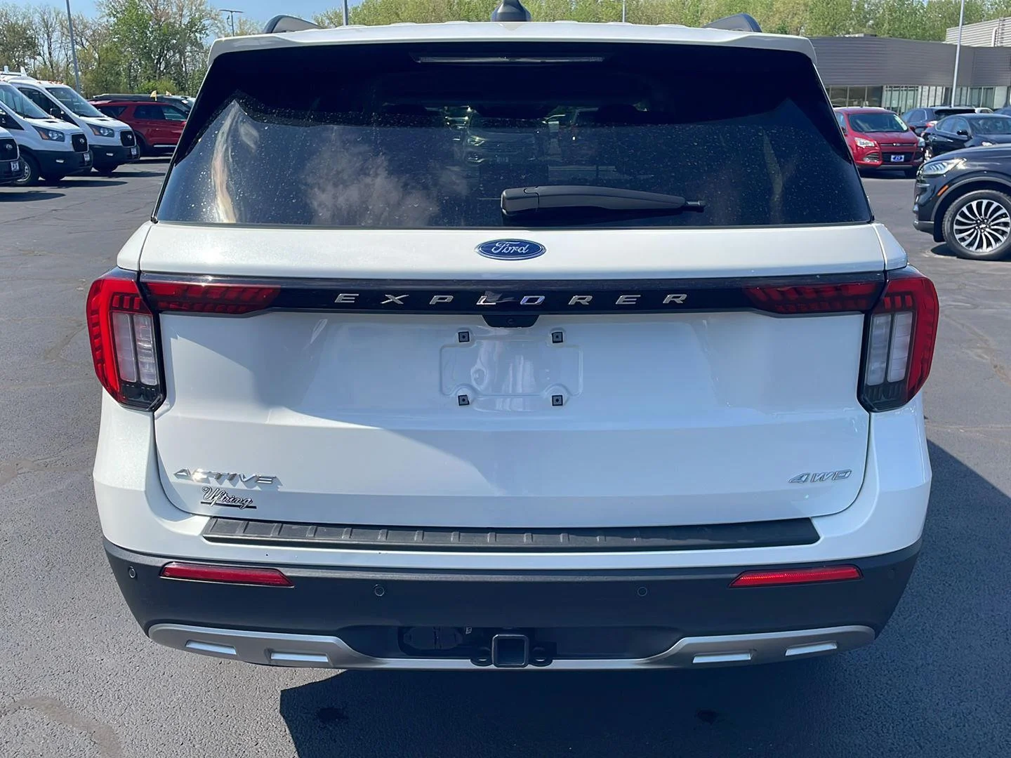 Used 2025 Star White Metallic Tri-Coat Ford Active image 4