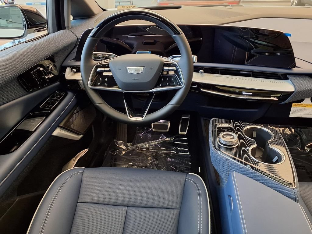2027 Cadillac OPTIQ Premium Sport - Photo 13