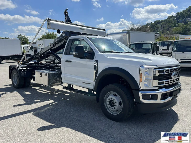 New 2026 Oxford White Ford XL image 4