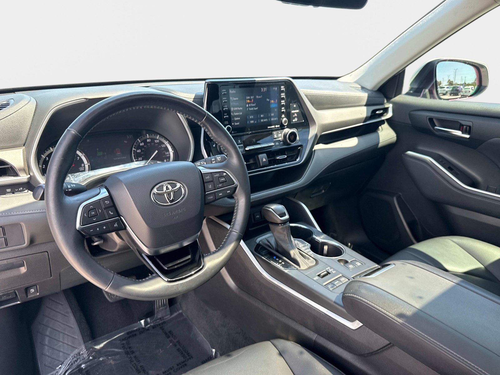 Used 2021 Blizzard Pearl Toyota XLE image 15