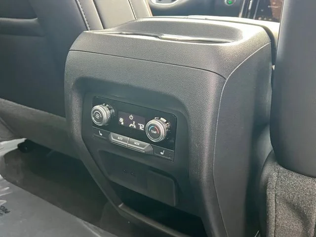 2026 GMC Acadia AT4 - Photo 32