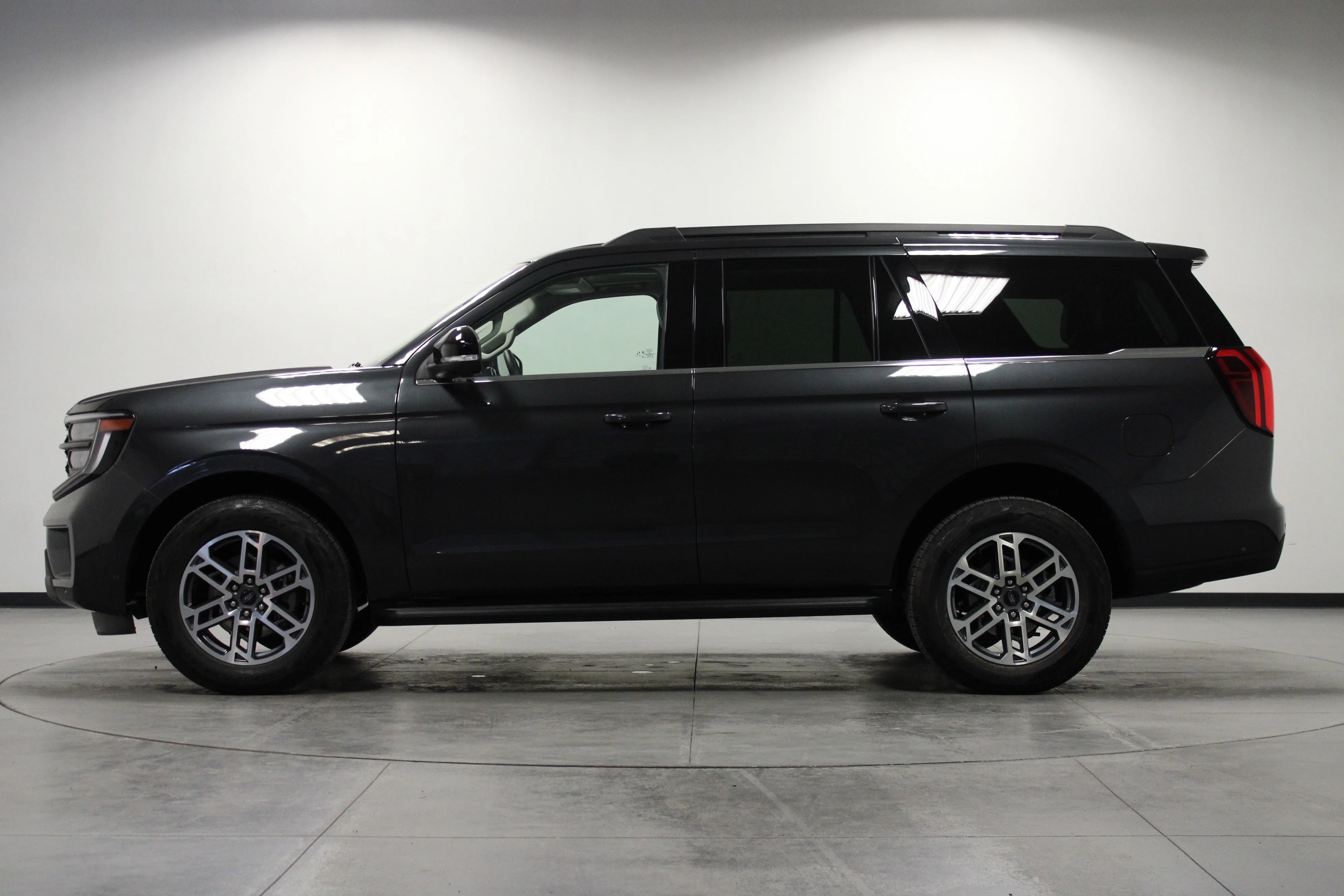 Used 2025 Gray Metallic Ford Active image 7