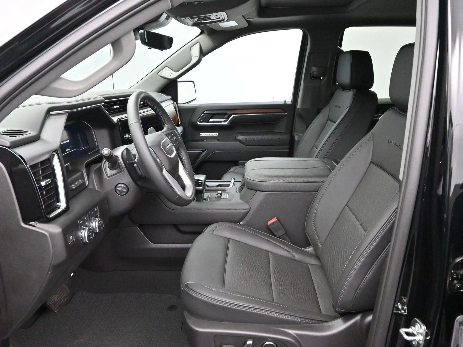 Used 2025 Onyx Black GMC Denali image 12