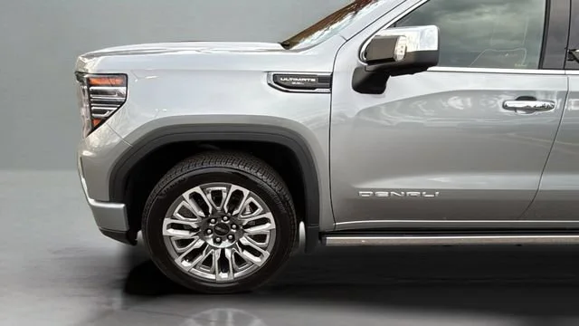 Used 2023 Sterling Metallic GMC Denali Ultimate image 34