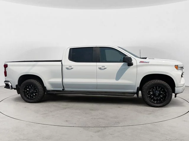 Used 2022 White Chevrolet RST image 4