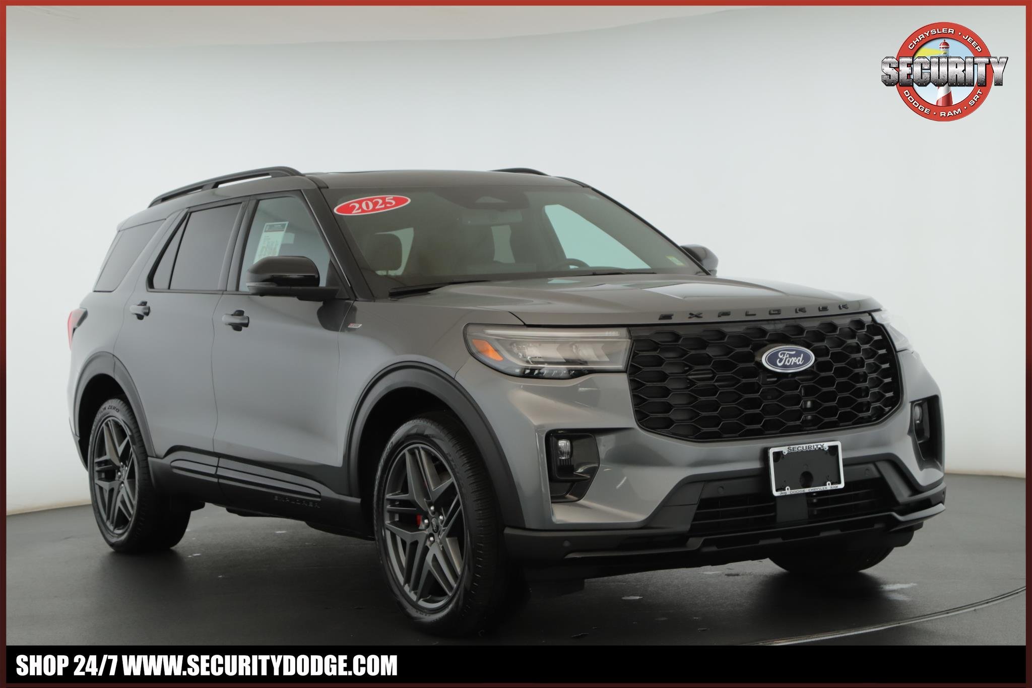 2025 Ford Explorer ST-LINE 4WD (PL535)'s photo