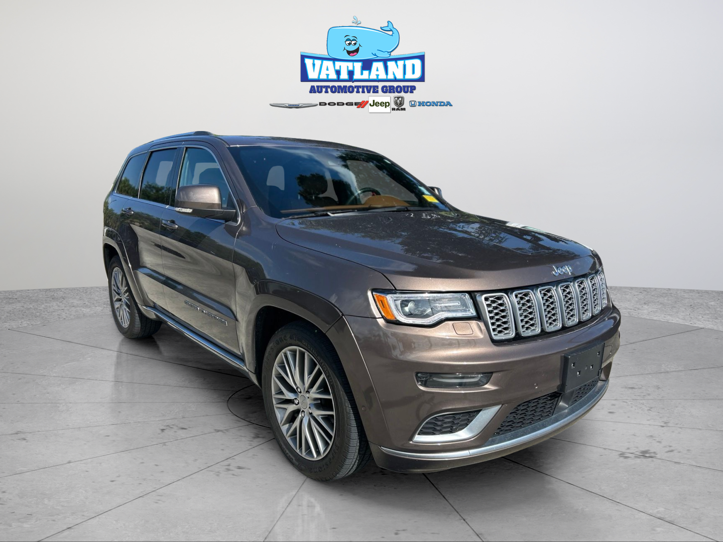 Certified Used 2018 Brown Jeep Summit image 22