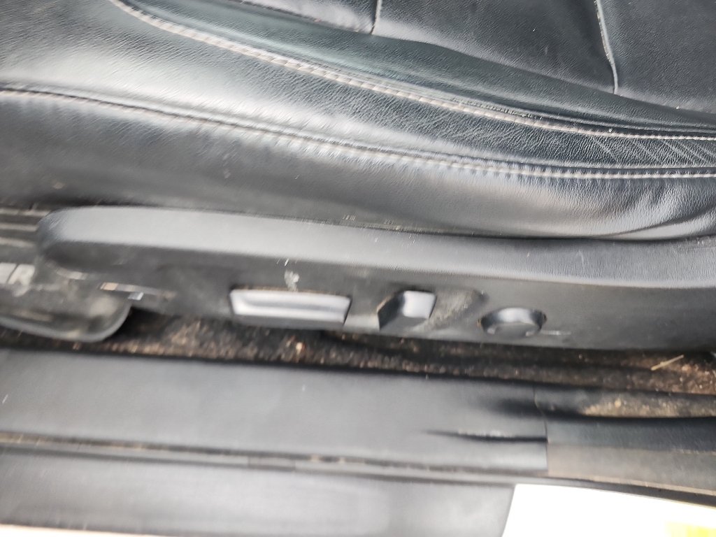 Used 2018 Blizzard Pearl Toyota SE image 17
