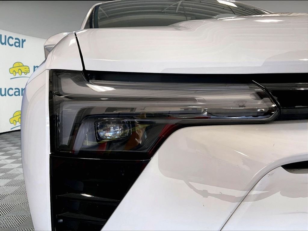 Used 2024 White Chevrolet LT image 34