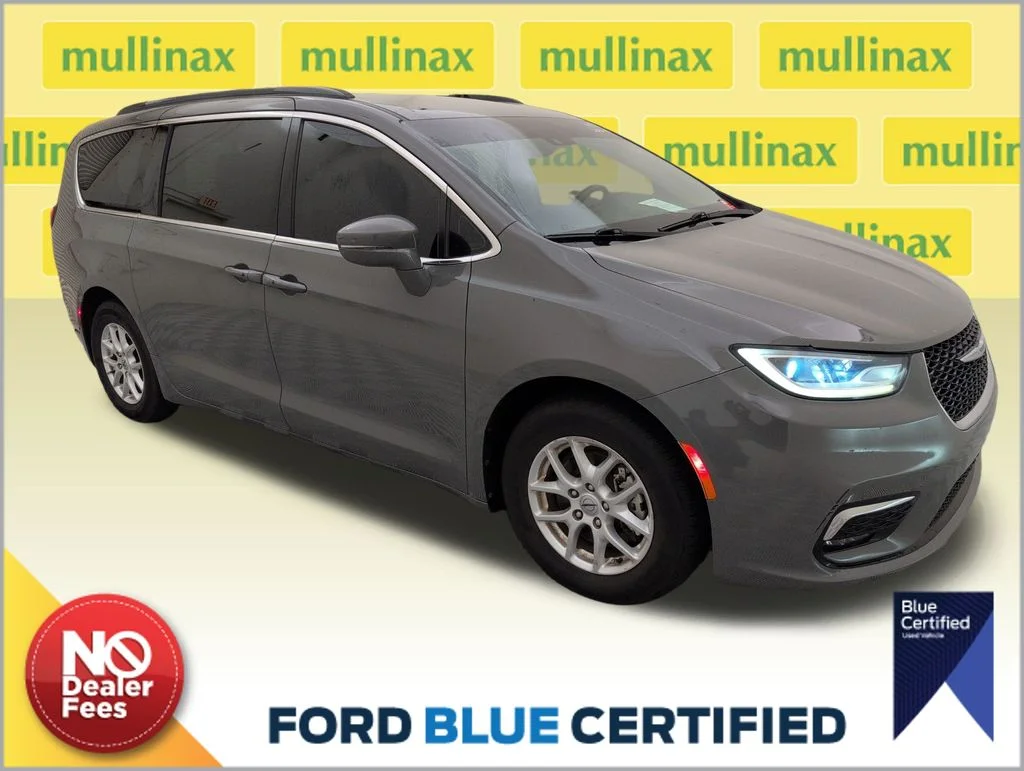 Certified Used 2022 White Chrysler Touring L image 1