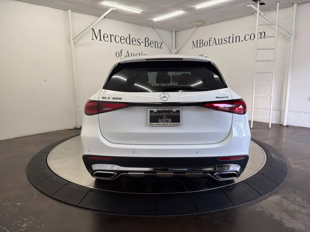 New 2027 White Mercedes-Benz GLC 300 image 6
