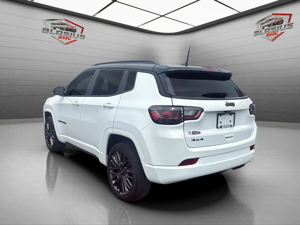 Used 2022 White Jeep High Altitude image 3