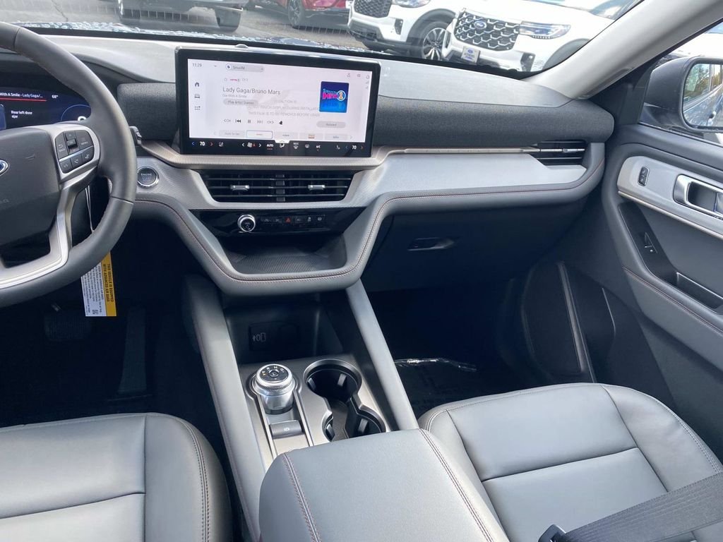 2026 Ford Explorer - Photo 12