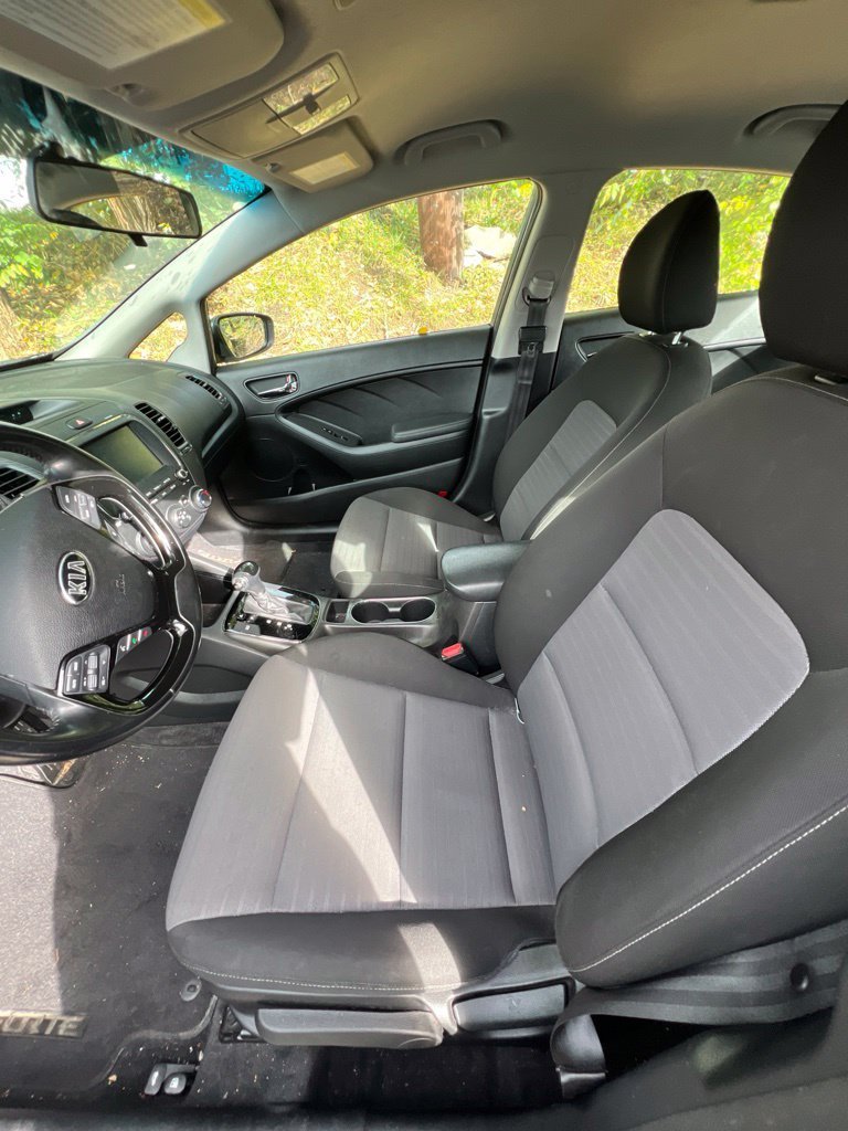 Used 2017 Gray Kia S image 10