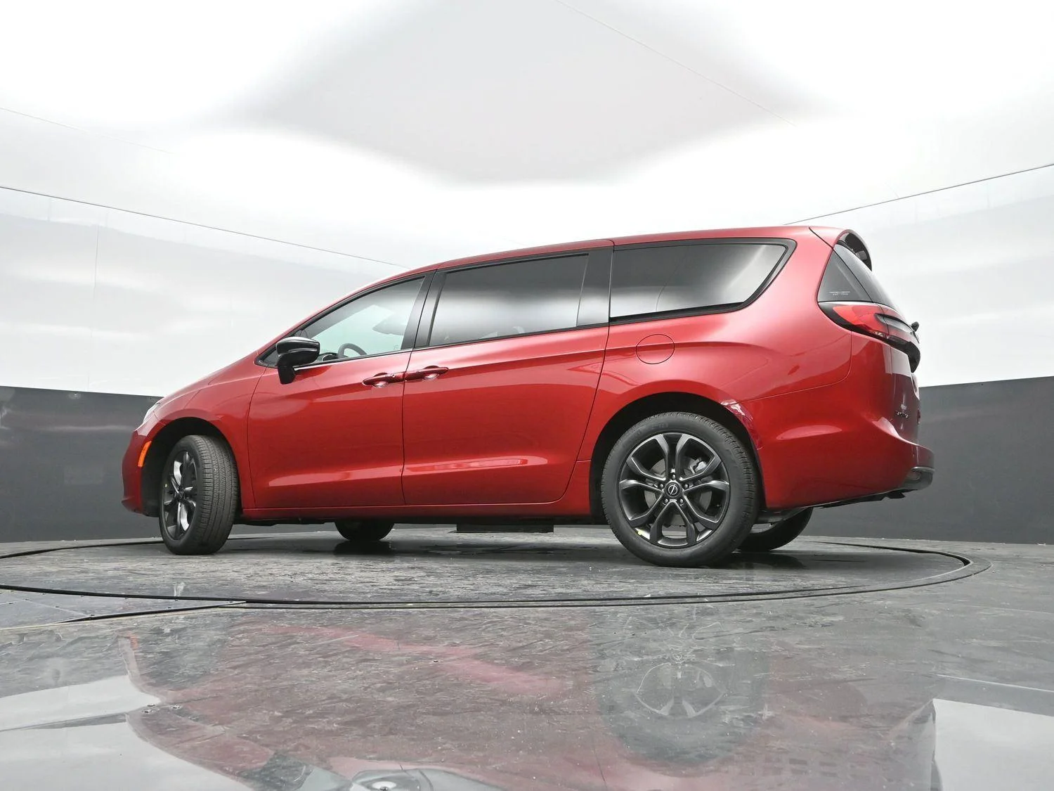 New 2026 Red Hot Pearl-Coat Exterior Paint Chrysler Select image 32