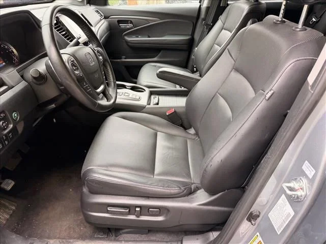 Used 2023 Silver Honda RTL image 12