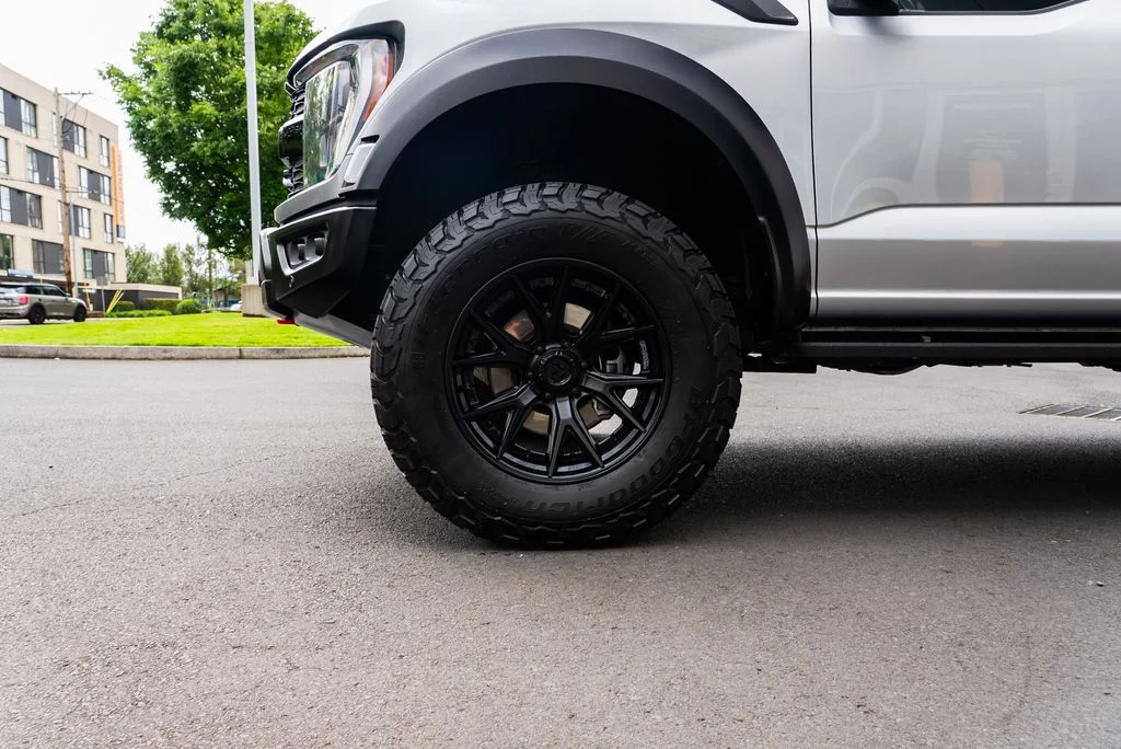 Used 2023 Silver Ford Raptor image 7