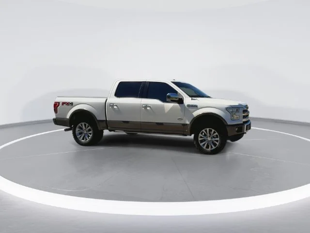 Used 2016  Ford King Ranch image 13