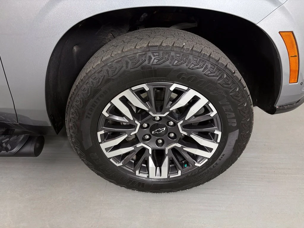 Certified Used 2025 Sterling Gray Metallic Chevrolet Z71 image 12