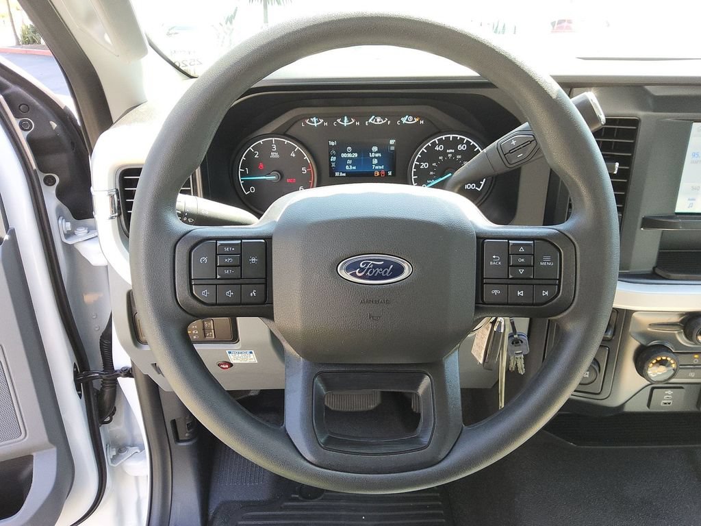2025 Ford F-550 Super Duty Chassis Cab XL - Photo 8