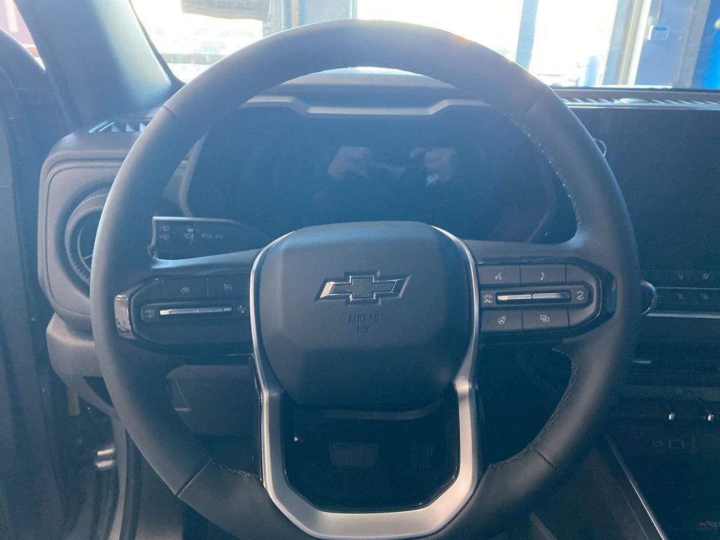 2026 Chevrolet Colorado Trail Boss photo 2