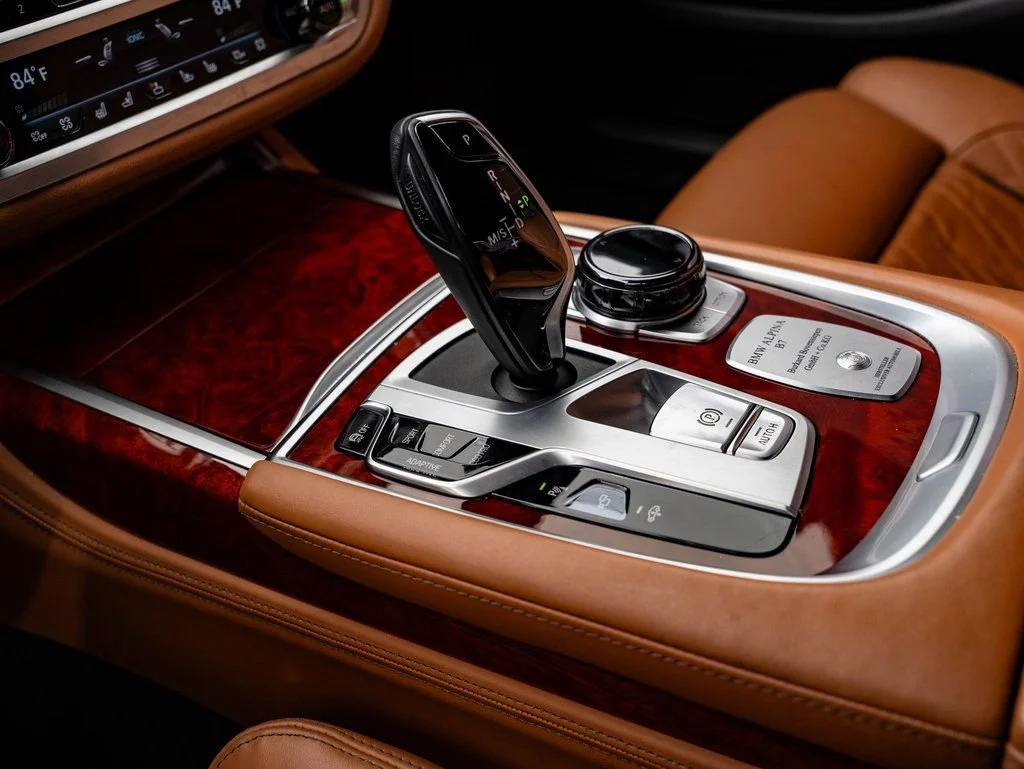 Used 2022 Twilight Purple Metallic BMW ALPINA B7 xDrive image 40