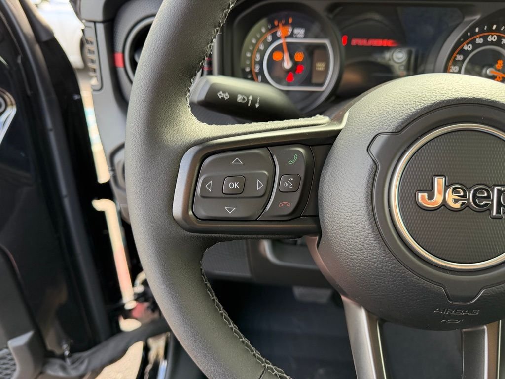 New 2026 Black Clear-Coat Exterior Paint Jeep Rubicon image 18