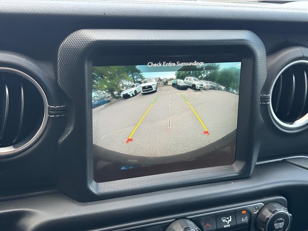 Used 2022 Snazzberry Pearlcoat Jeep Unlimited Sahara image 29