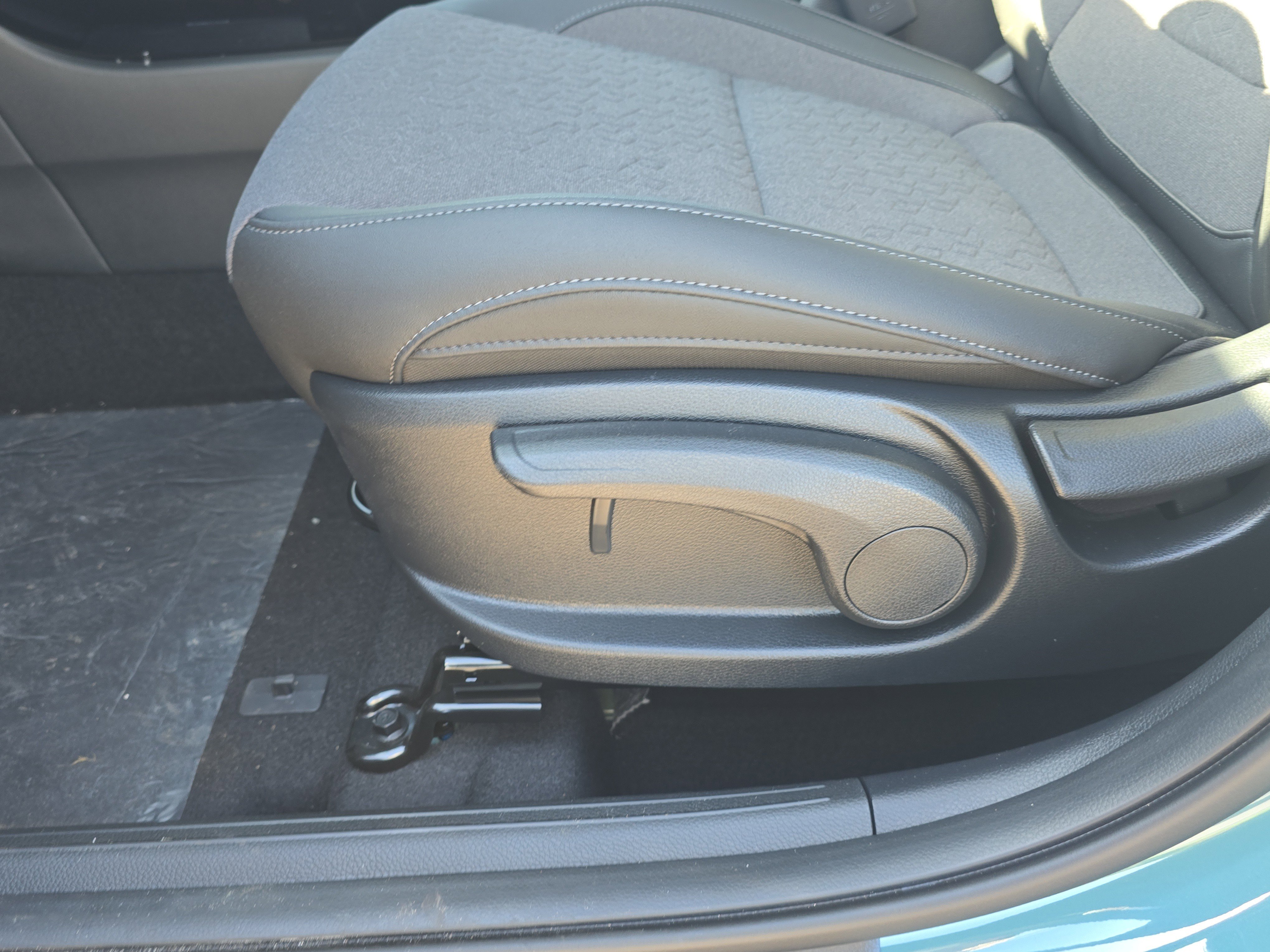 New 2026 Pluton Blue / Black Roof Kia S image 20
